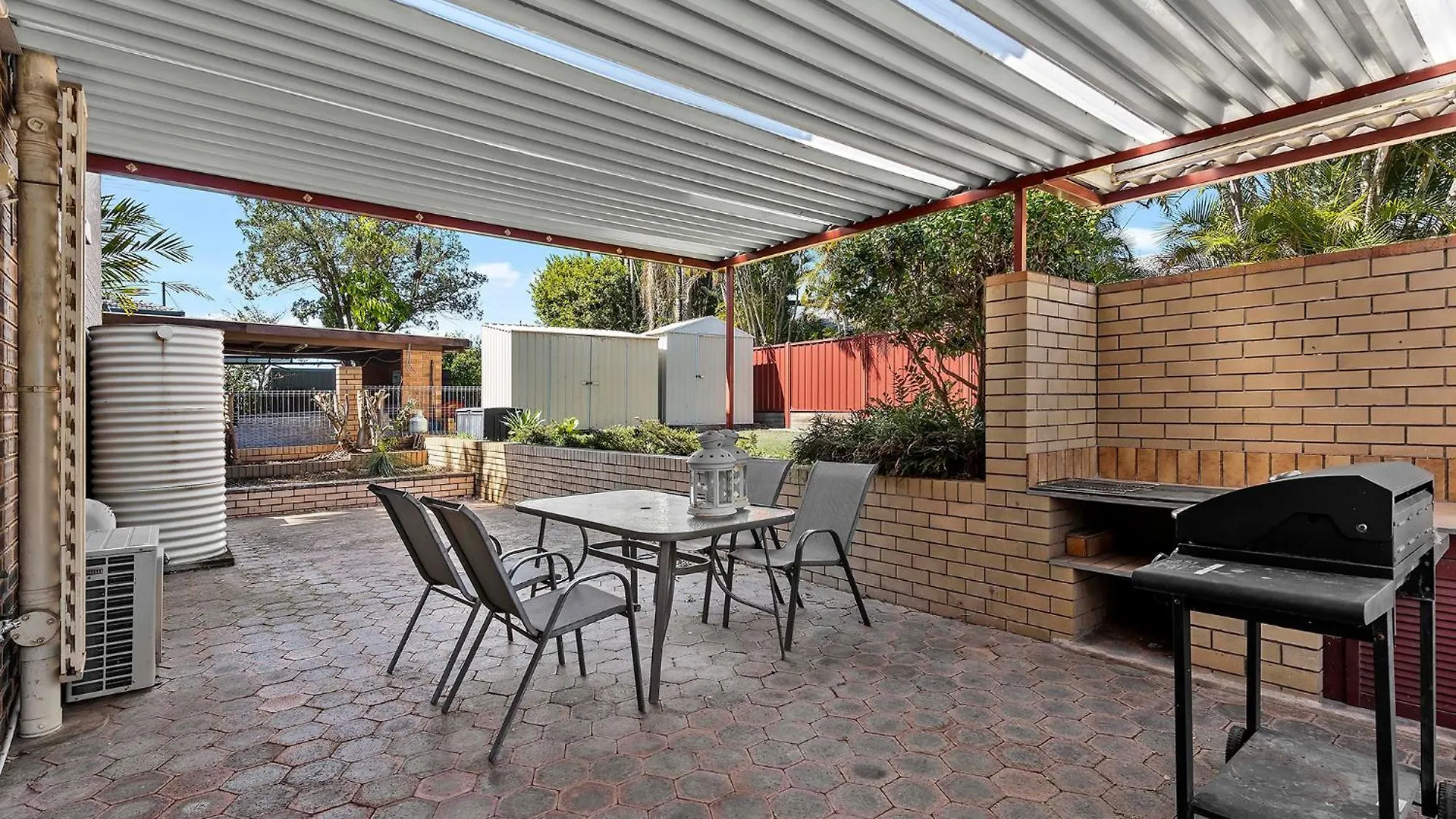 Holiday home Luxury Living 2B2B In Southern Brisbane Parking