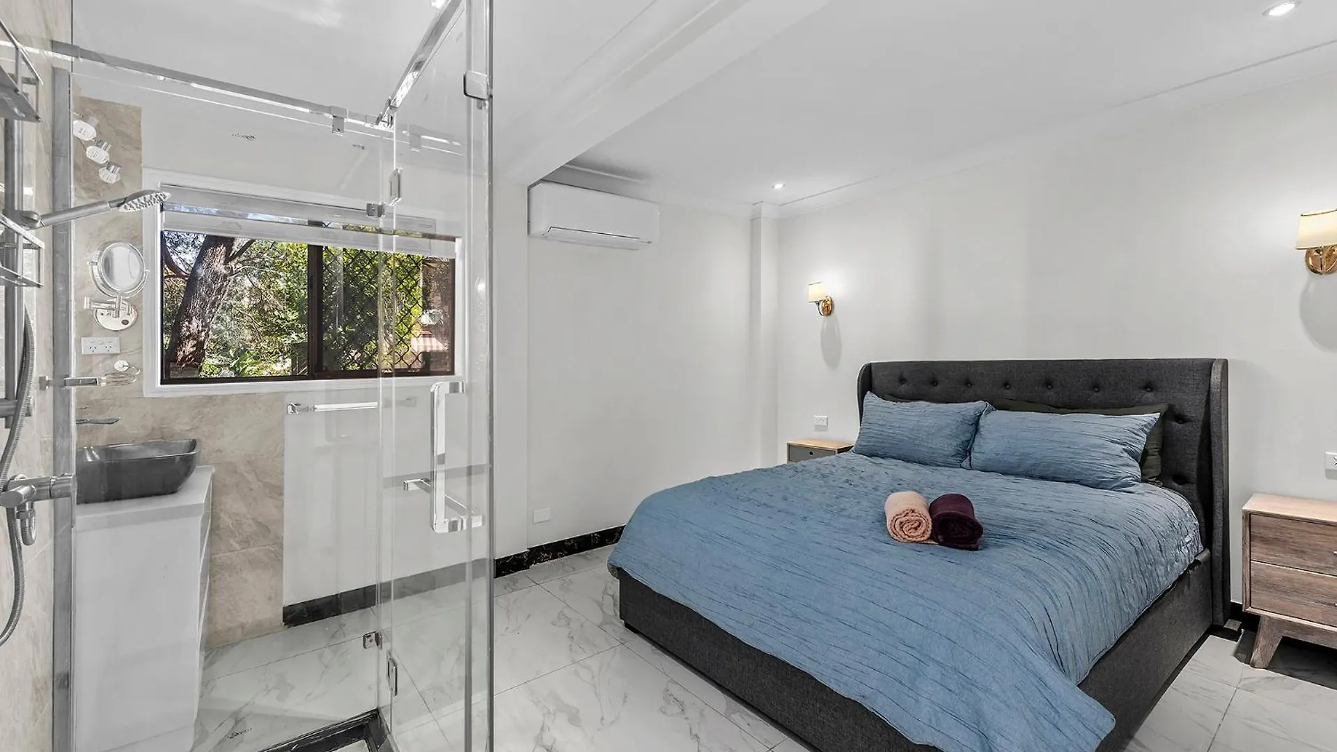 Luxury Living 2B2B In Southern Brisbane Parking Australia