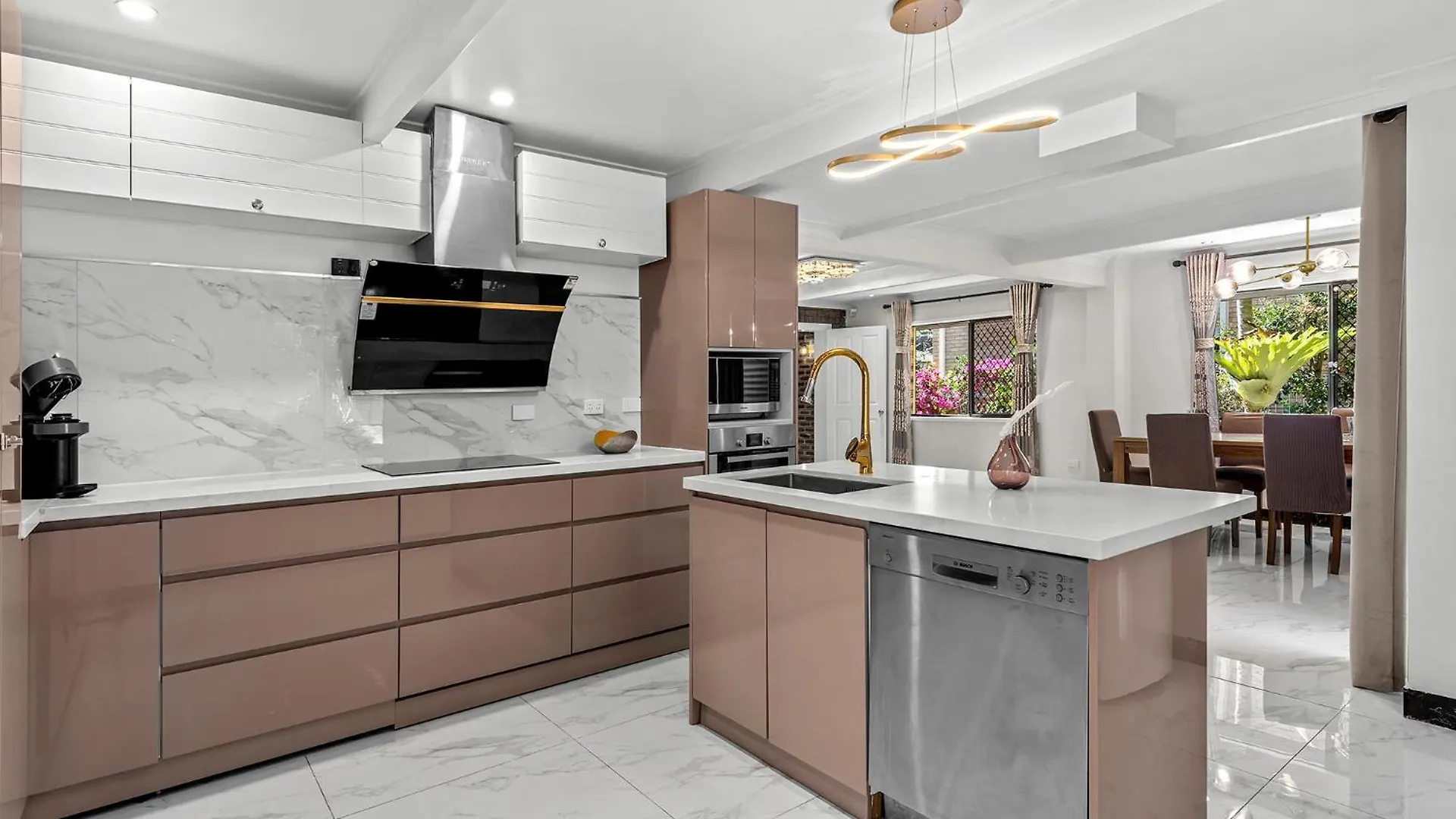 Luxury Living 2B2B In Southern Brisbane Parking 0*,  Australia